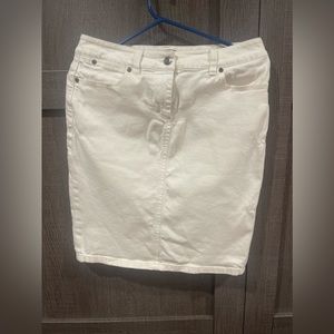 Like new! Talbots Women’s White Jean Skirt - Size 4